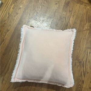 UGG ® BLISS SHERPA SQUARE THROW PILLOW 20”x20” in Pink